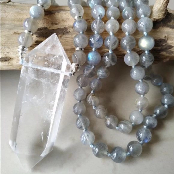 Unique clear quartz and labradorite bead necklace - Picture 9 of 9